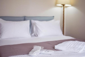 OLIVER SUITES